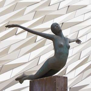 Discover Belfast with hop-on hop-off bus tours – Tailored sightseeing in 2025 Explore Belfast at your own speed with hop-on hop-off bus tours – Panoramic views, audio guides, and unlimited stops in 2025