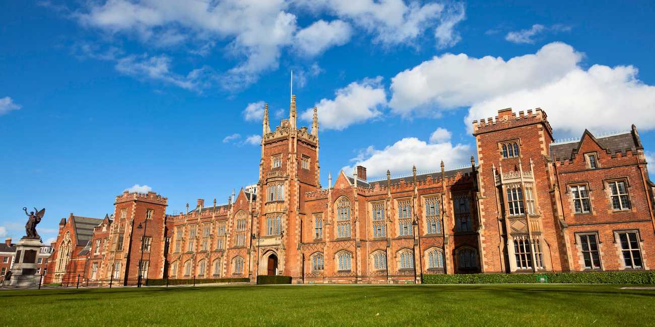 Belfast Hop-On Hop-Off Sightseeing Bus Tours – Iconic landmarks, panoramic city views, and must-see attractions in 2026 Hop-on hop-off sightseeing bus tours in Belfast, United Kingdom – Top landmarks, famous attractions, and hidden gems in 2026